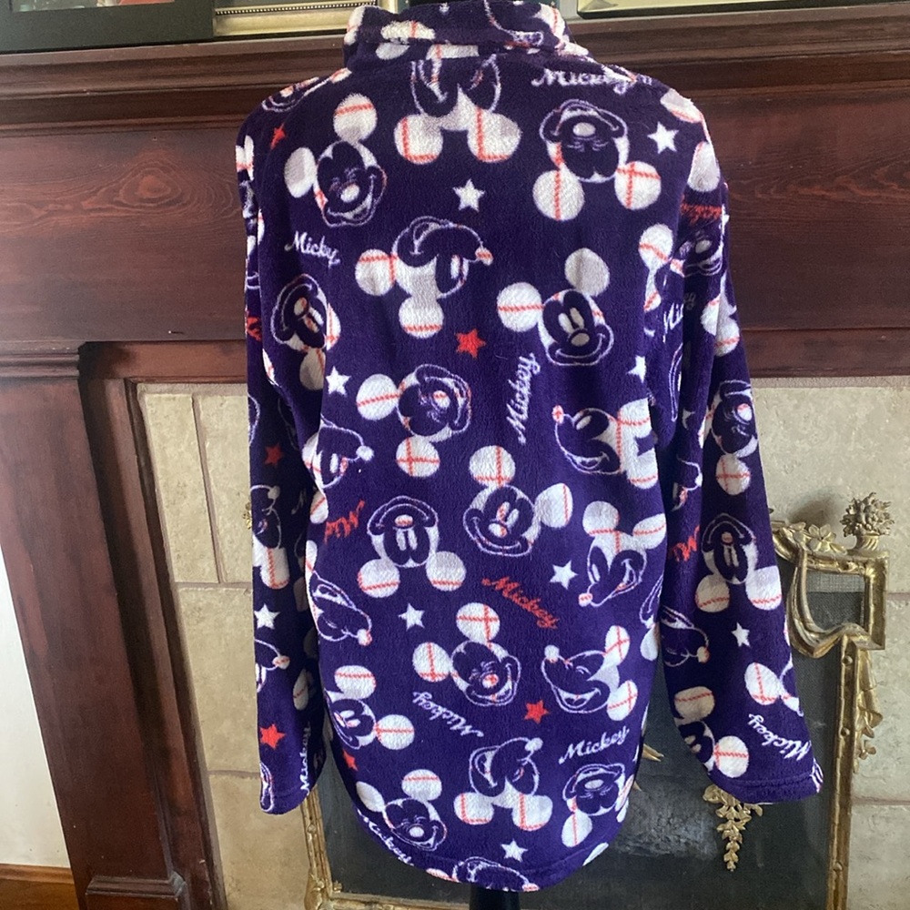 🦊 Unique and rare Disney 3/4 jacket. Fleece like material.  Pockets.